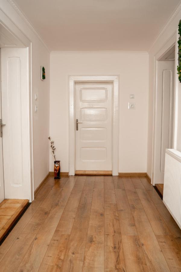 Apartament Panoramic La Casa In Comuna Răşinari Eksteriør billede